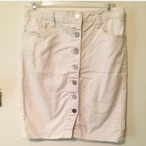 White botton down denim skirt